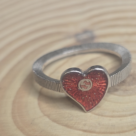 Stunning Gucci Red Heart Ring Size 7 & 1/2 - Picture 1 of 7